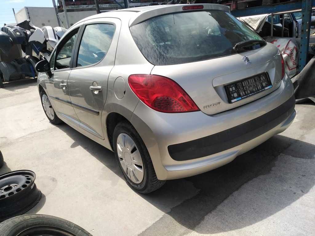 Dezmembram Peugeot 207, motor 1.4 benzina, an 2009