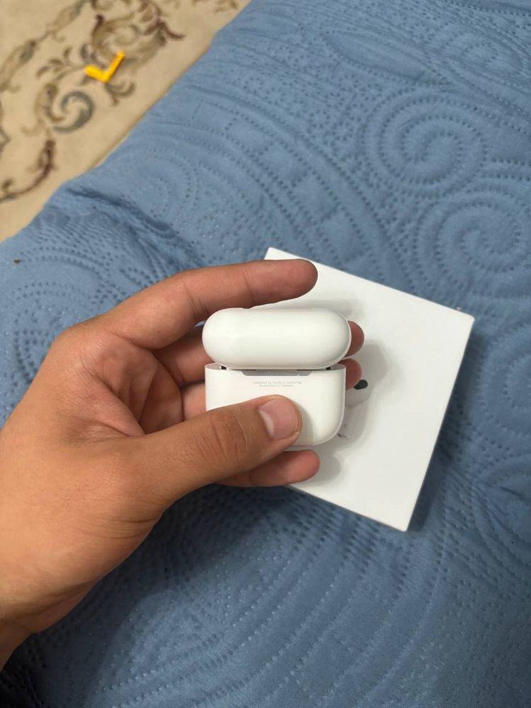 Продам airpods 3 третьей серии. Оригинальные с каспи, нетронутые!