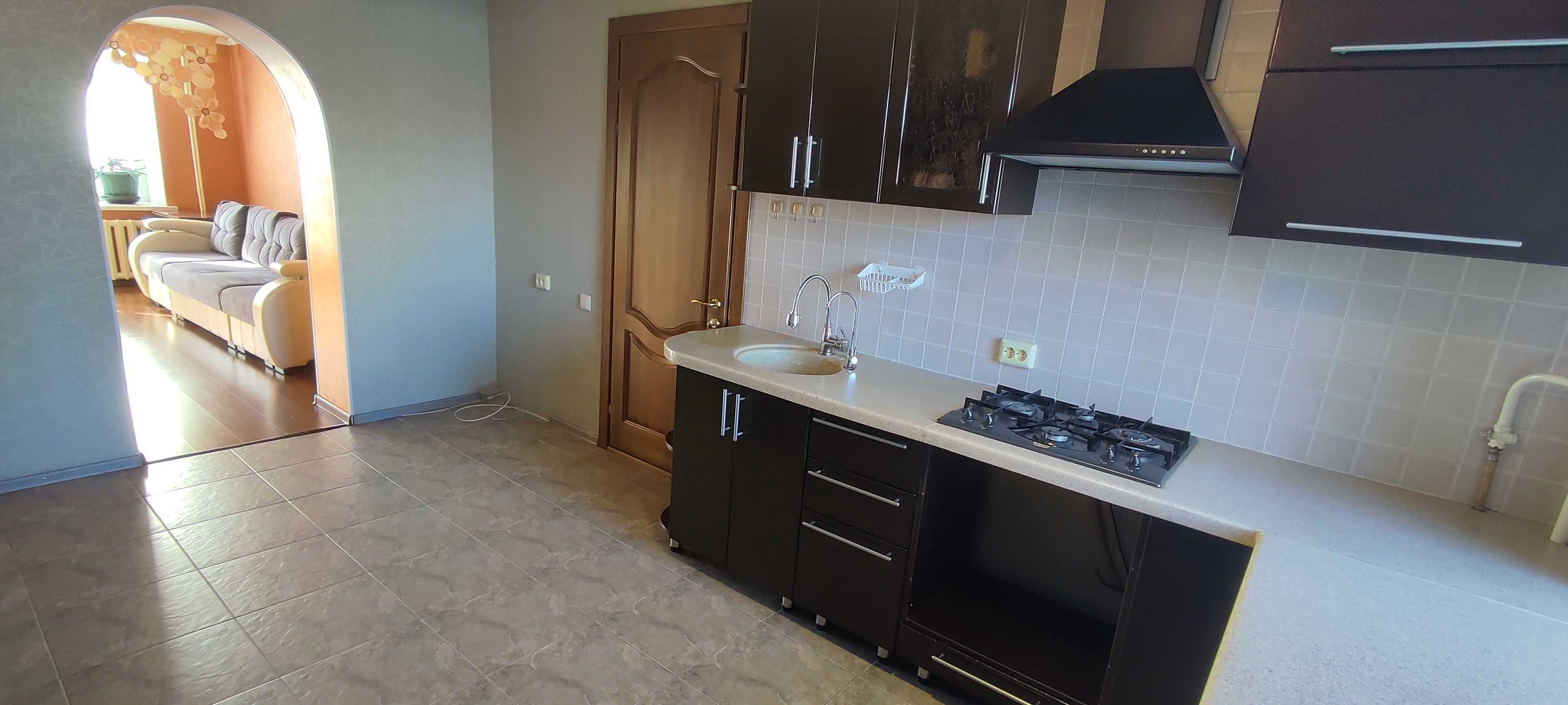 Продам 3-х квартиру с просторной кухней и удобной планировкой