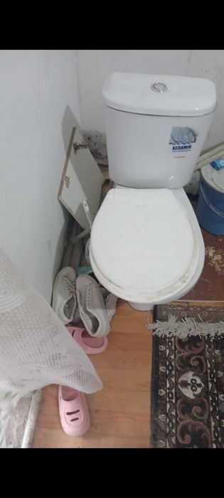 Продаю унитаз почти новый