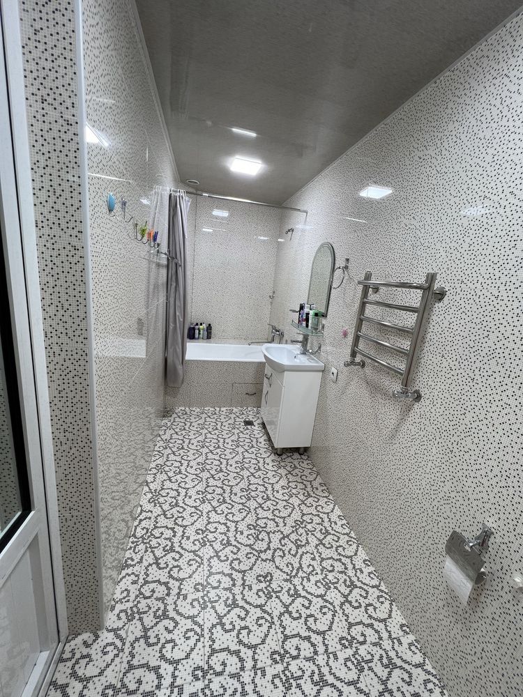 Nazarbek 8maktab рупарачи ko’chaga kirganda