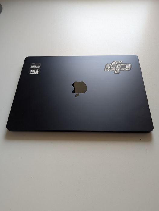 Macbook air 13 m2 8gb/256gb 100% battery