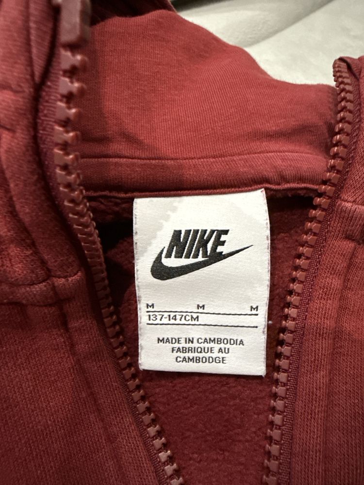 Суичър на Nike два броя