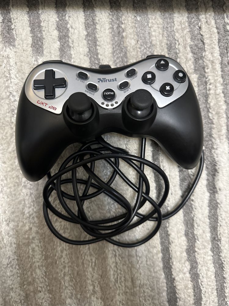 Playstation 3 в перфектно състояние заедно с други продукти, в профила