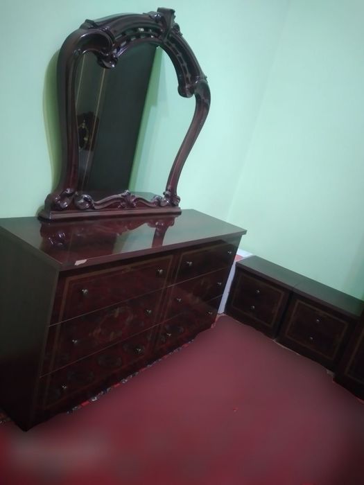 Спальни гарнитур сотилади холати яхши