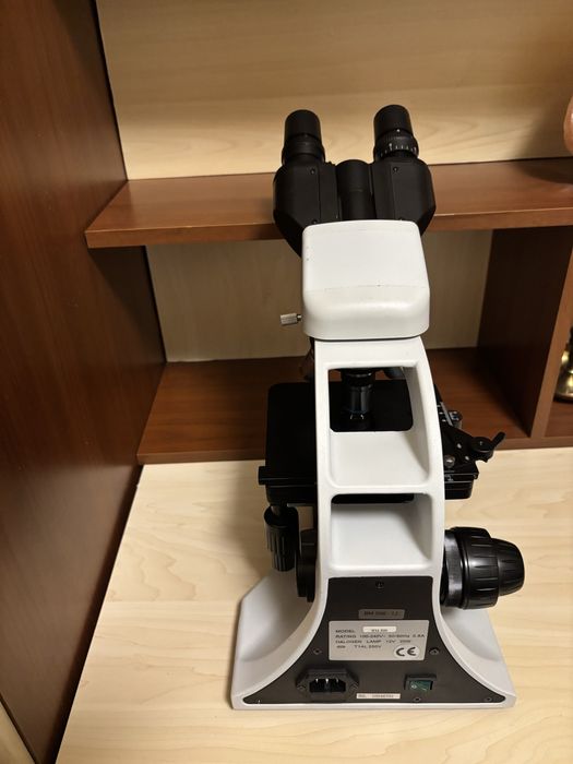 Vand microscop nou cu accesorii
