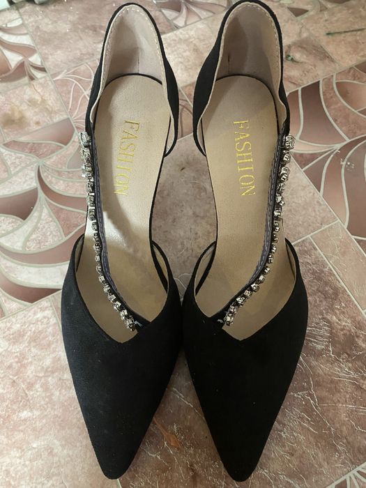 Продам туфли лодочки