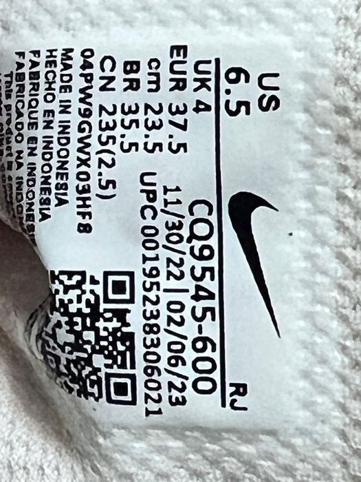 Vind Adidas Nike mărimea 37,5