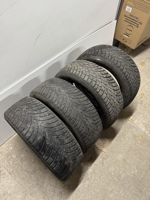 Шины комплект 215/55 R17 зимние
