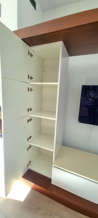 Vând mobilier living