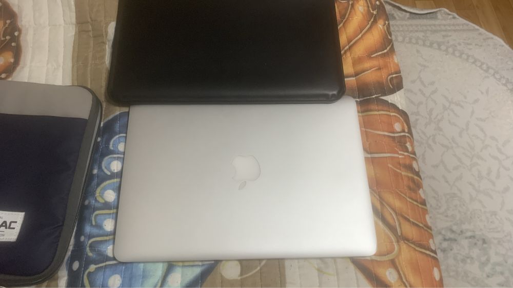 Macbook Pro 13 (late 2013), Retina 13", i5 2.4GHz/4gb RAM/128gb SSD