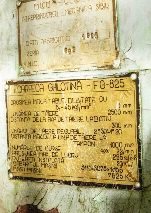 Vand foarfeca -ghilotina industriala.