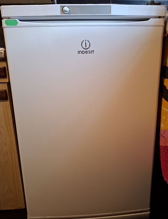 Продам морозильную камеру Indesit