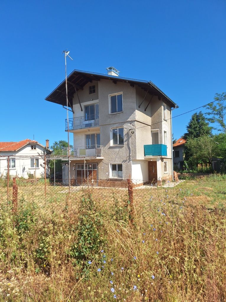 Продава се Къща в Радомир - 170 кв.м за 442 €/кв.м - Снимка #1