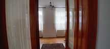 Apartament  de  închiriat  la  curte