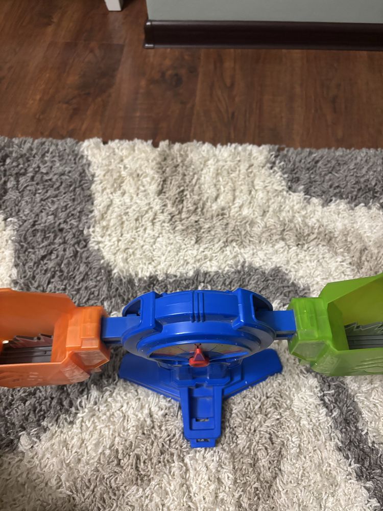 Весы HotWheels в отличном состаянии