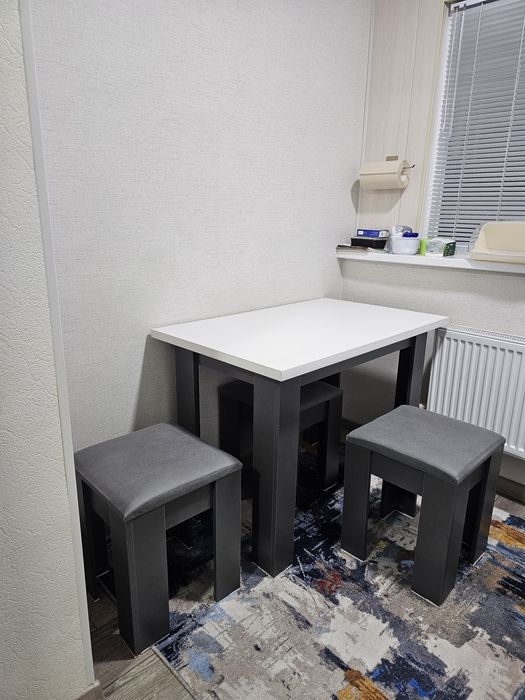 Продаётся кухонный мебель