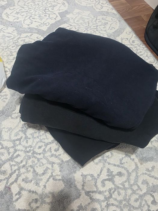 Отдам бесплатно  вещи , подушку