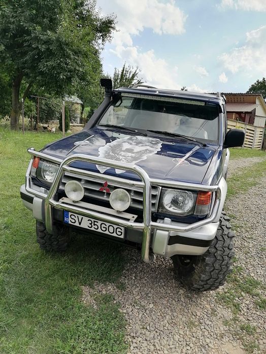 Mitsubishi Pajero 2.5 off road