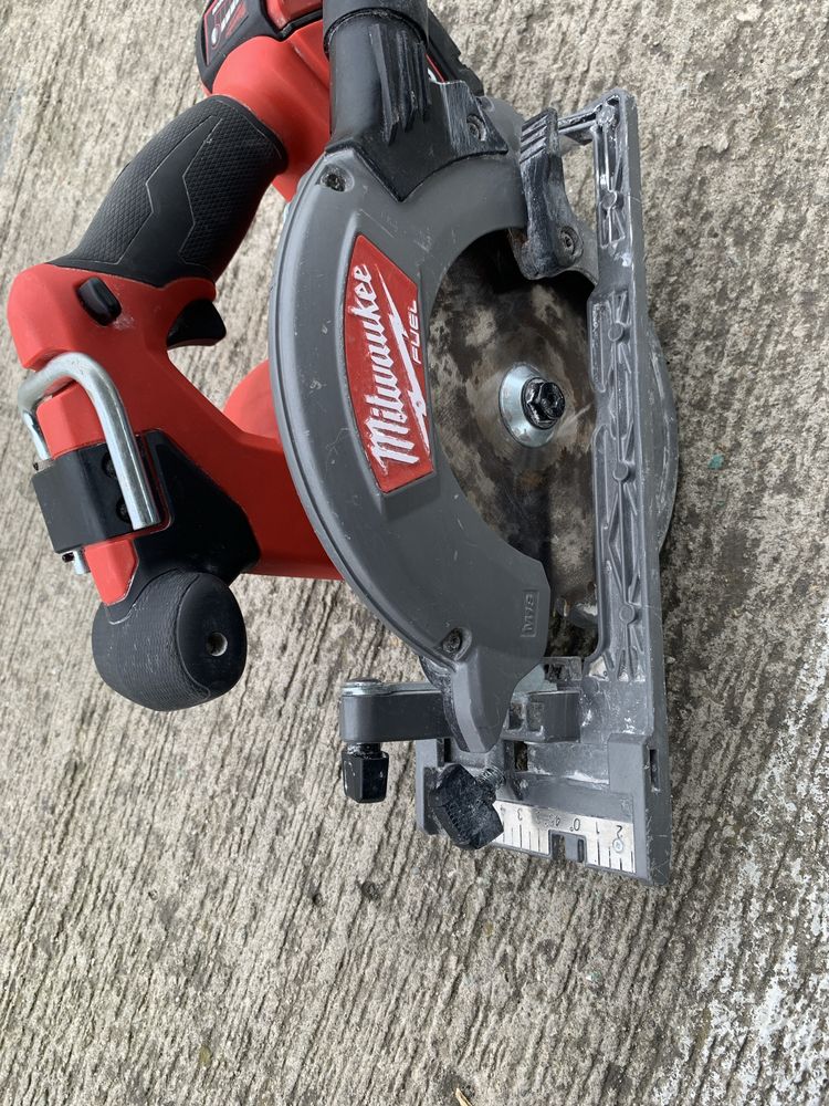 Circular Milwaukee 18v/5.0Ah in stare foarte buna!