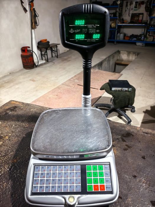 Продам весы напольные