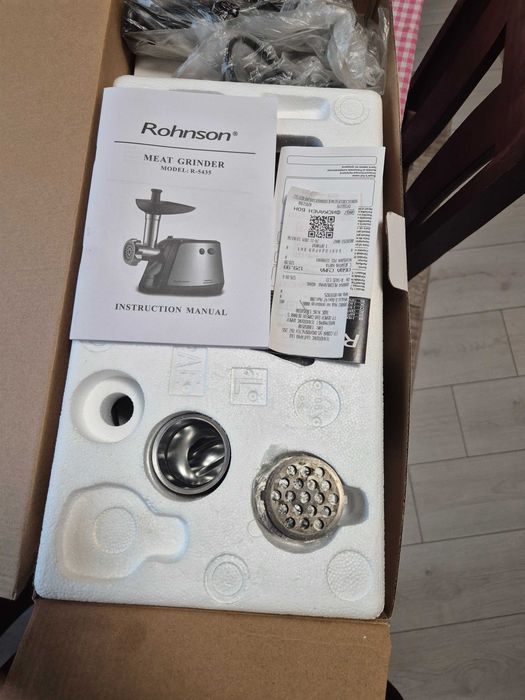 Продавам месомелачка Rohnson R-5435, 2100 W