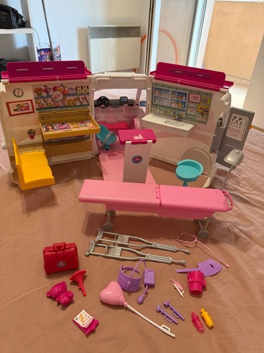 Барби линейка медицински център, Barbie