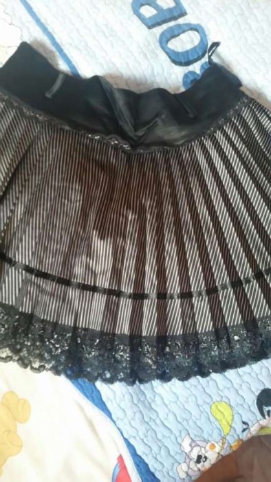 Fustita doll plisata,eleganta cu dantela pe margini