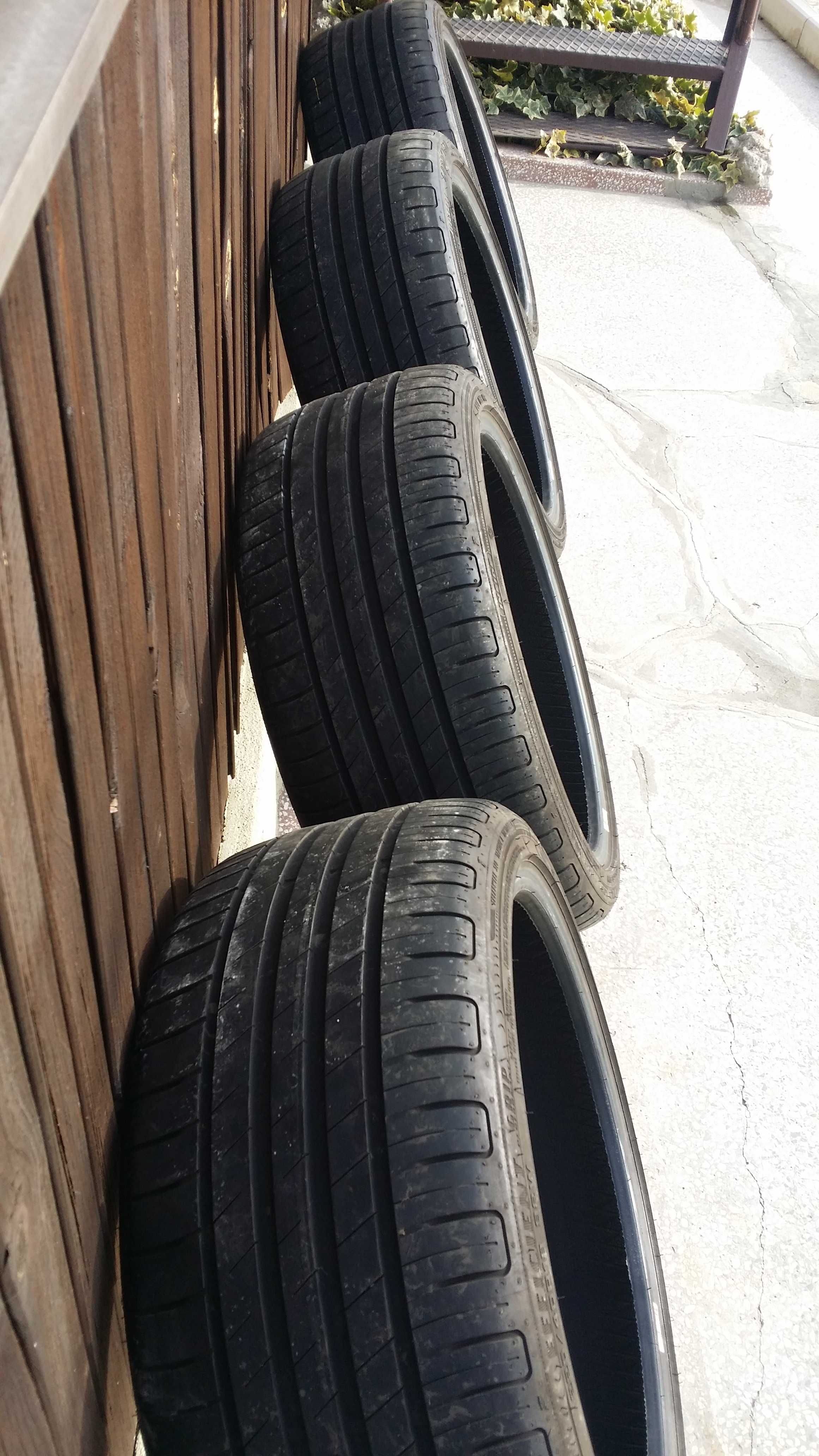 4 броя летни гуми GOOD YEAR EfficientGrip Performance 225/40 R18 92W.