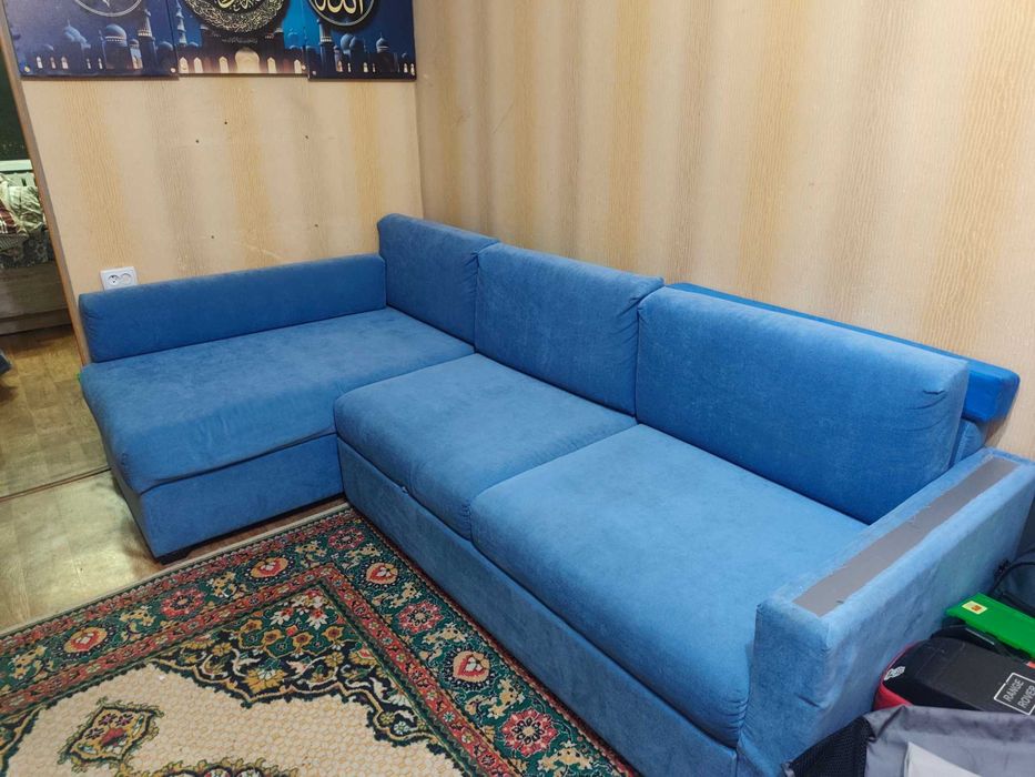 Продаёться угловой диван