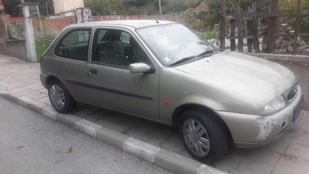 Форд  фиеста  бензин