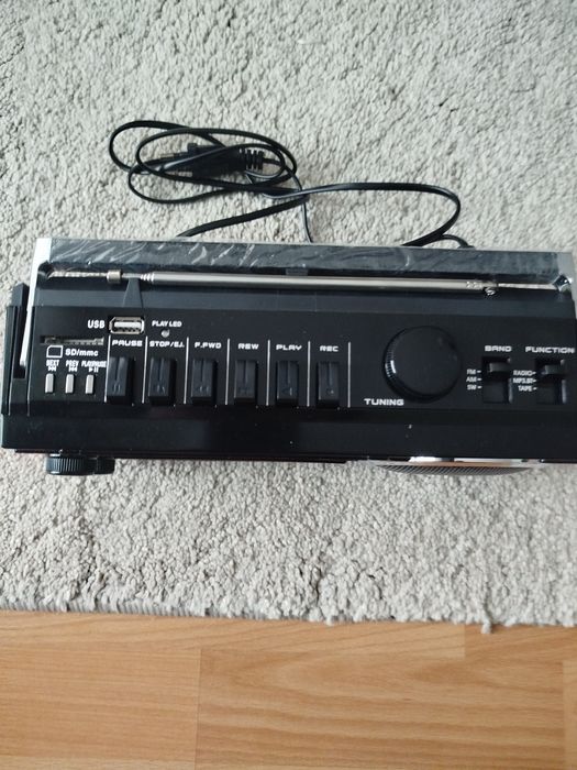Radio casetofon NOU - in garanție și alt radio !
