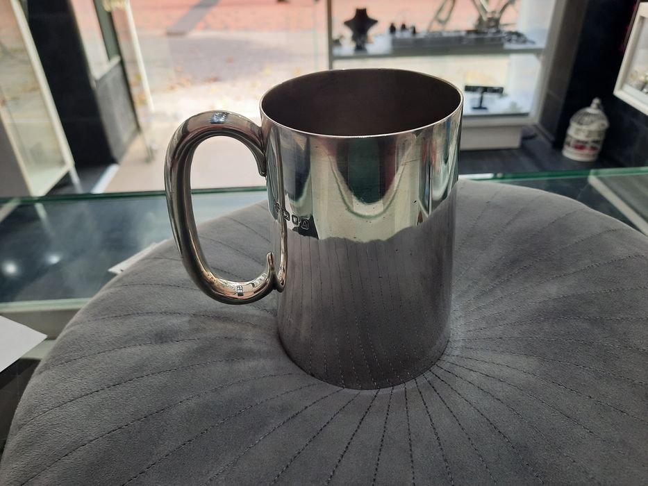 Английска Сребърна чаша тип халба