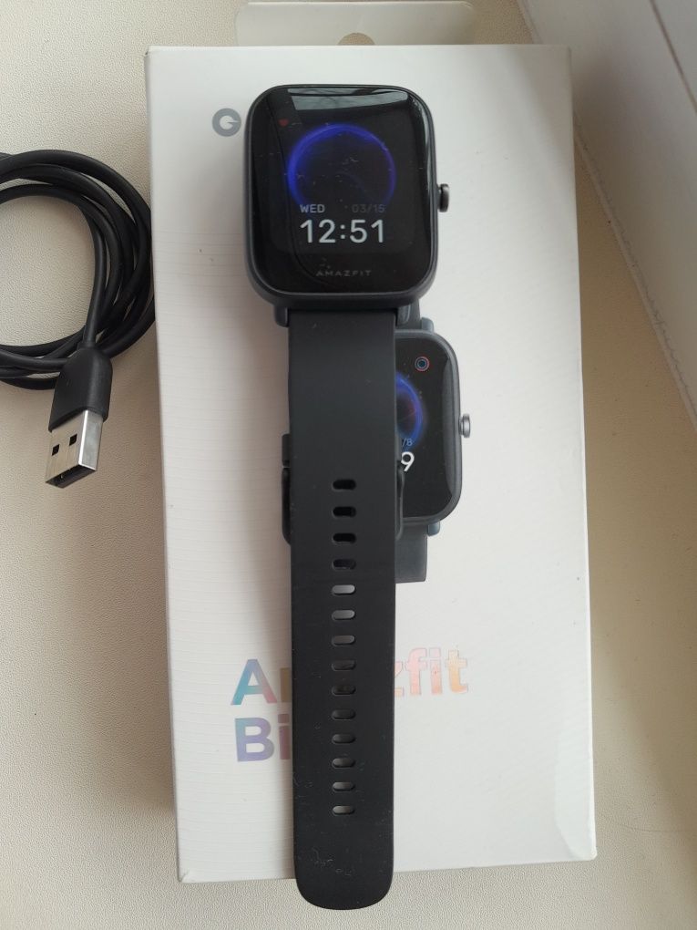 Часы Amazfit Bip U