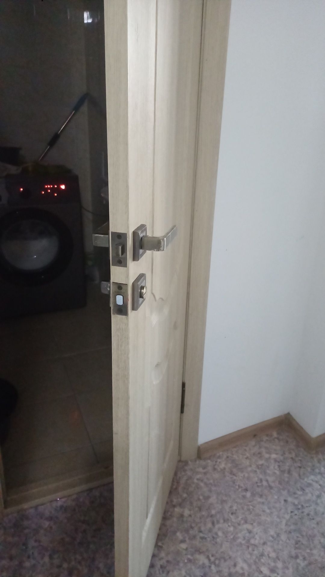 Продам двери б/у