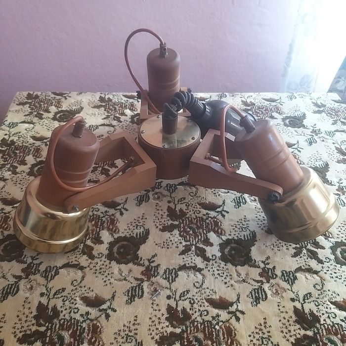 Lustra rustica cu trei becuri