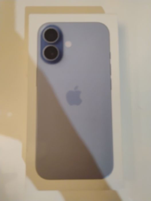 Телефон Iphone 17 като нов