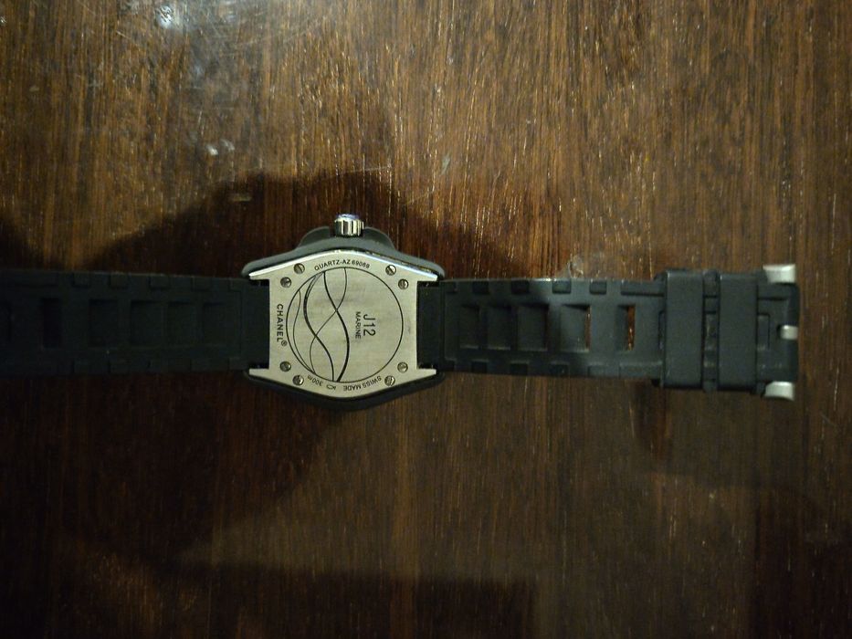 Продавам мъжки часовник Chanel J12
