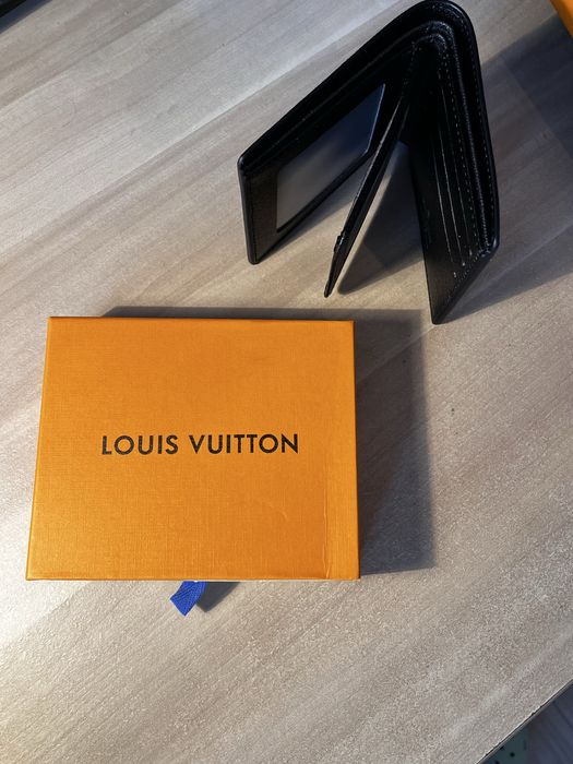 Louis Vuitton портфейли нови