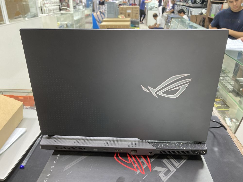 G513R ROG STRIX ryzen 7-6800H RTX3060