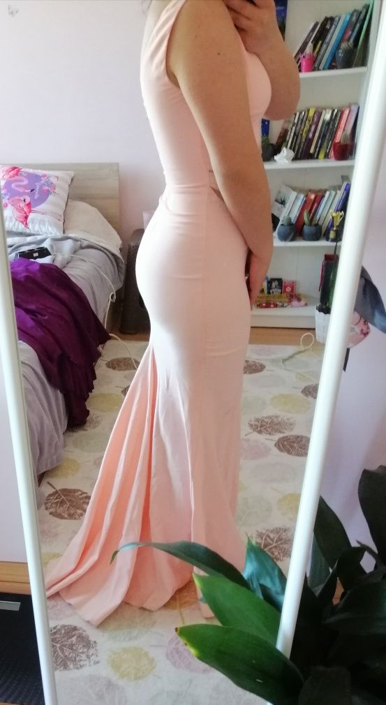Дълга рокля с опашка , размер S
