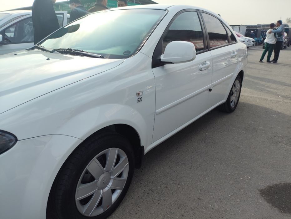 White gentra 2023yil