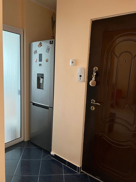 Închiriez apartament două camere