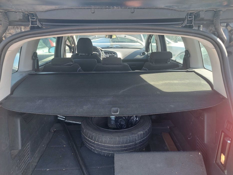 Peugeot 5008 1,6 TI , Пежо 5008 на части!
Септември 2011