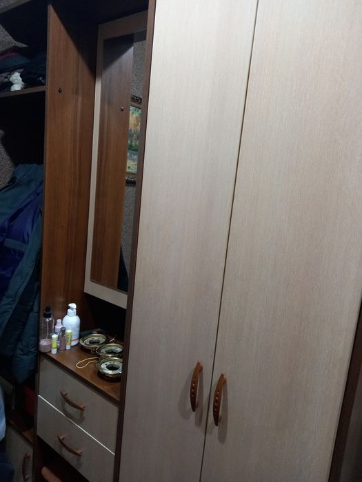 Продам прихожую.