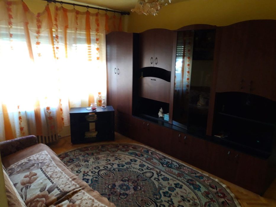 Închiriez apartament 2 camere Rogerius Oradea