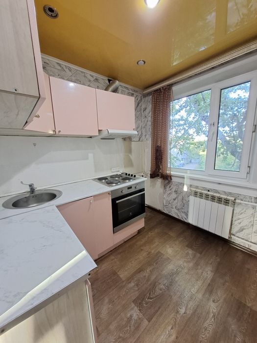 3 ком.квартира 62 кв.м.Майкудук 16мкр.49дом этаж средний.