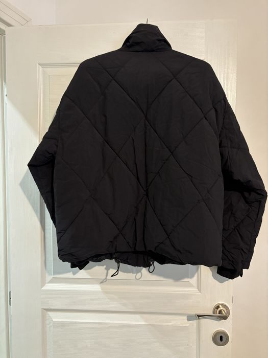 Яке зомно Zara черно