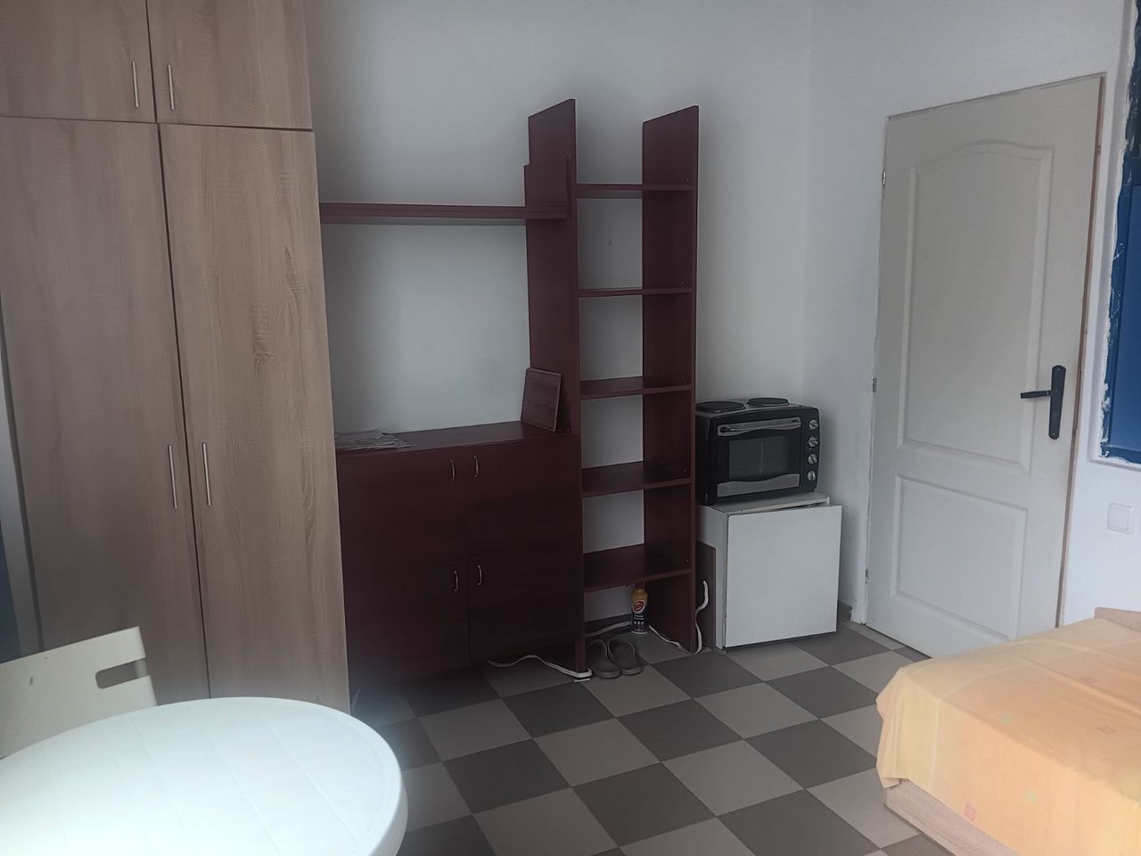 Дава се под наем  в София, Изгрев - 25 кв.м за 229.5 € - Снимка #2