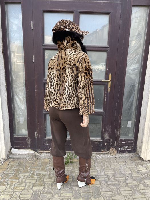 Haina scurta de ocelot cu guler de vulpe
